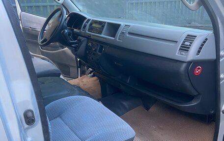 Toyota HiAce H200, 2011 год, 1 990 000 рублей, 14 фотография