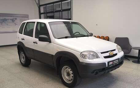 Chevrolet Niva I рестайлинг, 2018 год, 680 000 рублей, 3 фотография