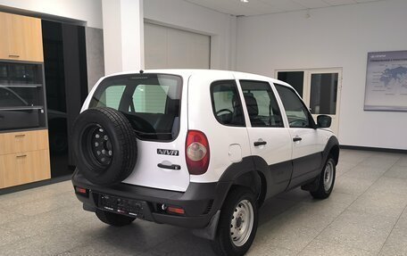 Chevrolet Niva I рестайлинг, 2018 год, 680 000 рублей, 4 фотография