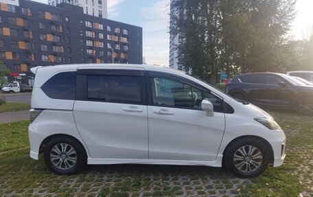 Honda Freed I, 2011 год, 1 285 000 рублей, 2 фотография