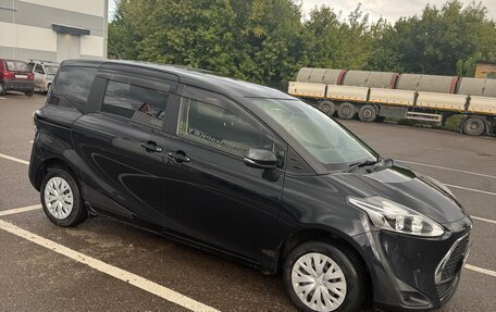 Toyota Sienta II, 2020 год, 1 300 000 рублей, 2 фотография