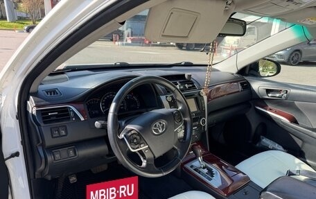 Toyota Camry, 2012 год, 1 490 000 рублей, 10 фотография