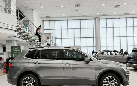 Volkswagen Tiguan II, 2019 год, 2 350 000 рублей, 8 фотография