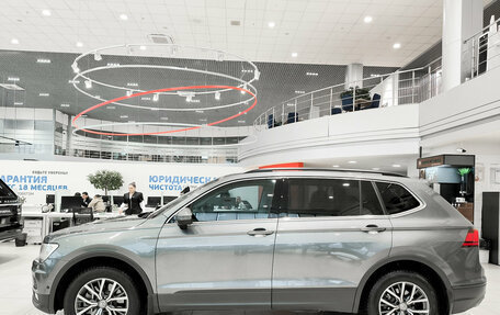 Volkswagen Tiguan II, 2019 год, 2 350 000 рублей, 12 фотография