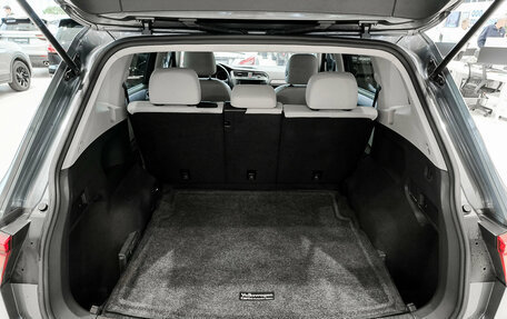 Volkswagen Tiguan II, 2019 год, 2 350 000 рублей, 14 фотография