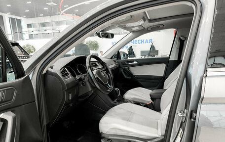 Volkswagen Tiguan II, 2019 год, 2 350 000 рублей, 20 фотография