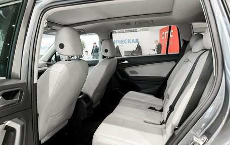 Volkswagen Tiguan II, 2019 год, 2 350 000 рублей, 16 фотография