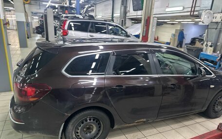 Opel Astra J, 2014 год, 860 000 рублей, 15 фотография