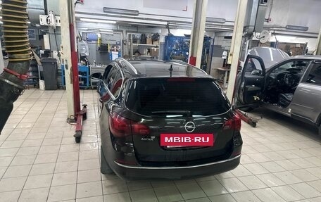 Opel Astra J, 2014 год, 860 000 рублей, 7 фотография