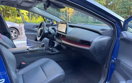Toyota Prius IV XW50, 2024 год, 4 100 000 рублей, 11 фотография