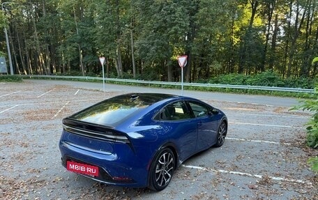 Toyota Prius IV XW50, 2024 год, 4 100 000 рублей, 4 фотография