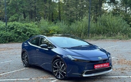 Toyota Prius IV XW50, 2024 год, 4 100 000 рублей, 1 фотография