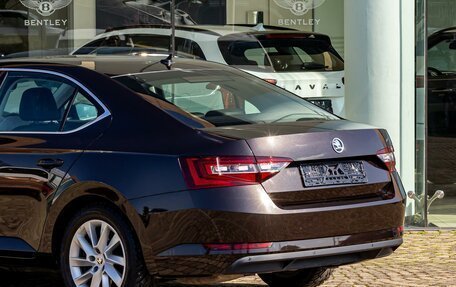 Skoda Superb III рестайлинг, 2018 год, 1 645 000 рублей, 10 фотография