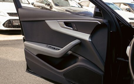 Audi A4, 2019 год, 1 995 000 рублей, 8 фотография