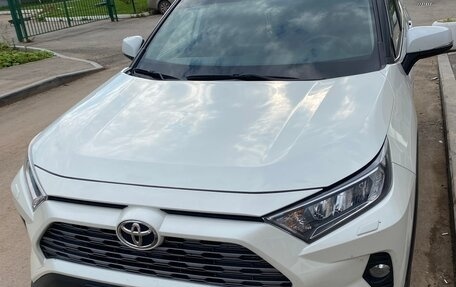 Toyota RAV4, 2019 год, 3 170 000 рублей, 2 фотография