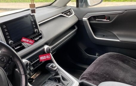 Toyota RAV4, 2019 год, 3 170 000 рублей, 5 фотография