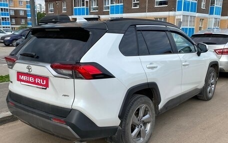 Toyota RAV4, 2019 год, 3 170 000 рублей, 4 фотография