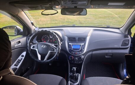 Hyundai Solaris II рестайлинг, 2013 год, 615 000 рублей, 11 фотография
