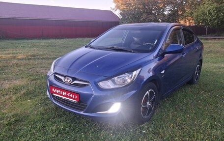 Hyundai Solaris II рестайлинг, 2013 год, 615 000 рублей, 3 фотография