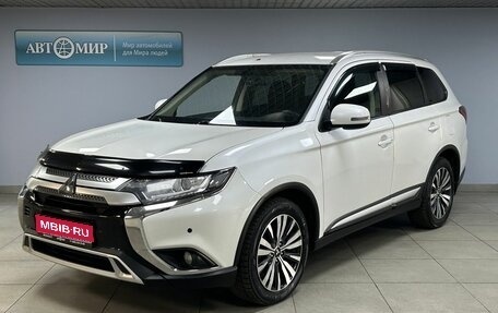 Mitsubishi Outlander III рестайлинг 3, 2021 год, 2 199 000 рублей, 1 фотография