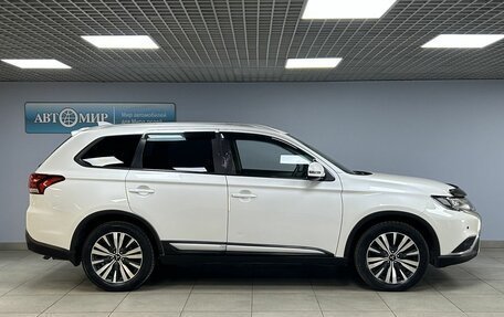 Mitsubishi Outlander III рестайлинг 3, 2021 год, 2 199 000 рублей, 8 фотография