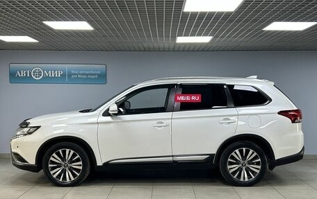 Mitsubishi Outlander III рестайлинг 3, 2021 год, 2 199 000 рублей, 4 фотография