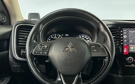 Mitsubishi Outlander III рестайлинг 3, 2021 год, 2 199 000 рублей, 17 фотография