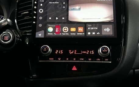 Mitsubishi Outlander III рестайлинг 3, 2021 год, 2 199 000 рублей, 21 фотография