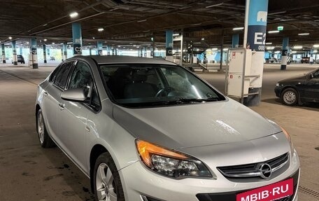 Opel Astra J, 2012 год, 750 000 рублей, 9 фотография