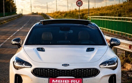 KIA Stinger I, 2018 год, 2 370 000 рублей, 1 фотография