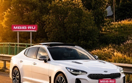 KIA Stinger I, 2018 год, 2 370 000 рублей, 2 фотография