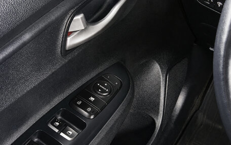 KIA Rio IV, 2019 год, 1 379 000 рублей, 8 фотография