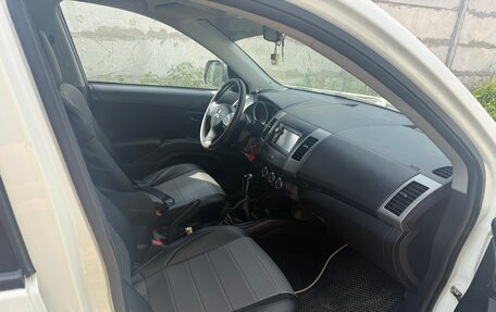 Mitsubishi Outlander III рестайлинг 3, 2011 год, 1 100 000 рублей, 3 фотография