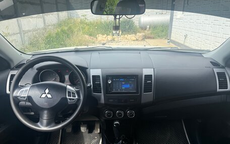 Mitsubishi Outlander III рестайлинг 3, 2011 год, 1 100 000 рублей, 2 фотография