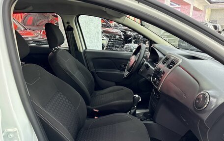 Renault Logan II, 2017 год, 965 000 рублей, 17 фотография
