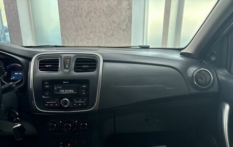 Renault Logan II, 2017 год, 965 000 рублей, 28 фотография