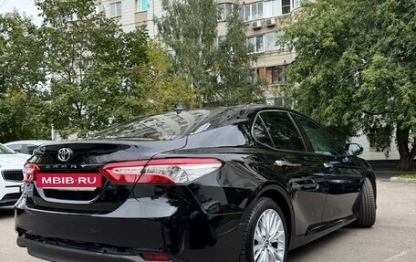 Toyota Camry, 2019 год, 2 900 000 рублей, 4 фотография