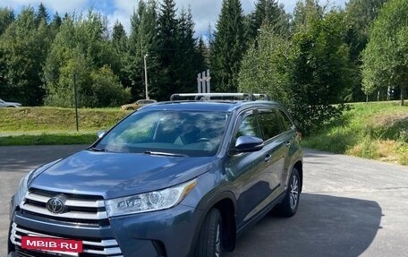 Toyota Highlander III, 2017 год, 3 550 000 рублей, 5 фотография