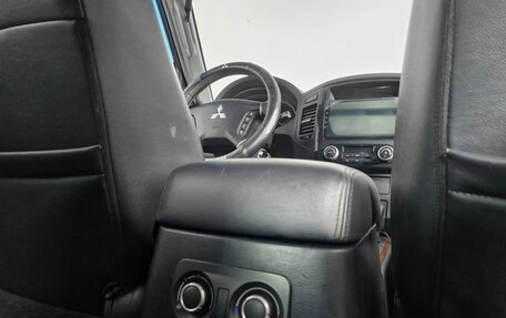 Mitsubishi Pajero IV, 2008 год, 1 090 000 рублей, 12 фотография
