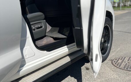 Toyota Land Cruiser 200, 2010 год, 2 850 000 рублей, 11 фотография