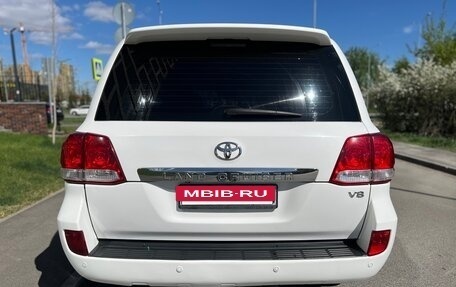 Toyota Land Cruiser 200, 2010 год, 2 850 000 рублей, 8 фотография