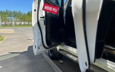 Toyota Land Cruiser 200, 2010 год, 2 850 000 рублей, 12 фотография