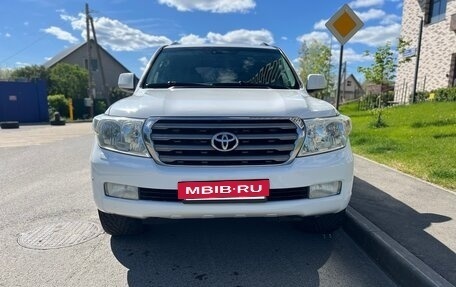 Toyota Land Cruiser 200, 2010 год, 2 850 000 рублей, 7 фотография