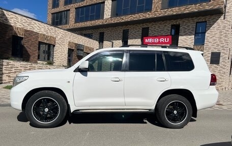 Toyota Land Cruiser 200, 2010 год, 2 850 000 рублей, 5 фотография