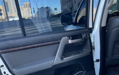 Toyota Land Cruiser 200, 2010 год, 2 850 000 рублей, 19 фотография