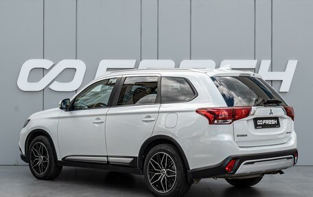 Mitsubishi Outlander III рестайлинг 3, 2019 год, 1 920 000 рублей, 2 фотография