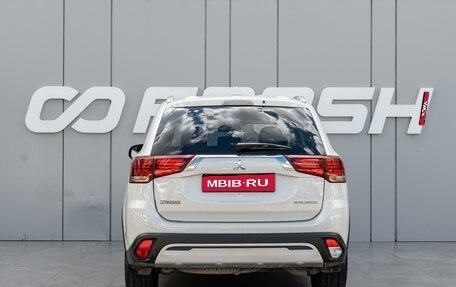 Mitsubishi Outlander III рестайлинг 3, 2019 год, 1 920 000 рублей, 4 фотография