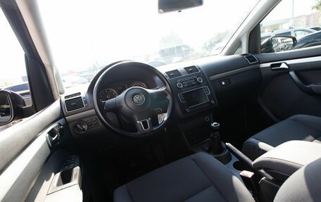 Volkswagen Touran III, 2010 год, 730 000 рублей, 10 фотография