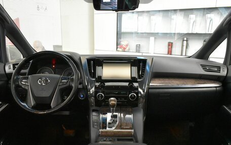 Toyota Alphard III, 2019 год, 3 990 000 рублей, 9 фотография
