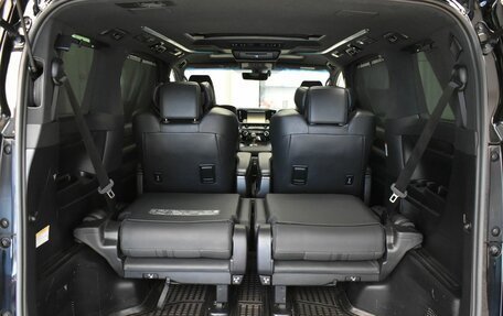 Toyota Alphard III, 2019 год, 3 990 000 рублей, 33 фотография